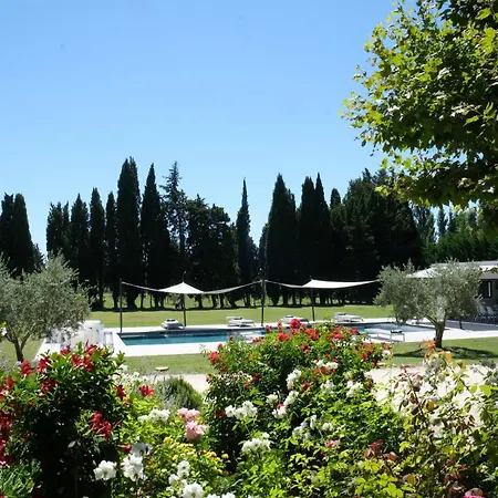Provencal With Heated Pool Located To De Provence, 12 People Salon-de-Provence