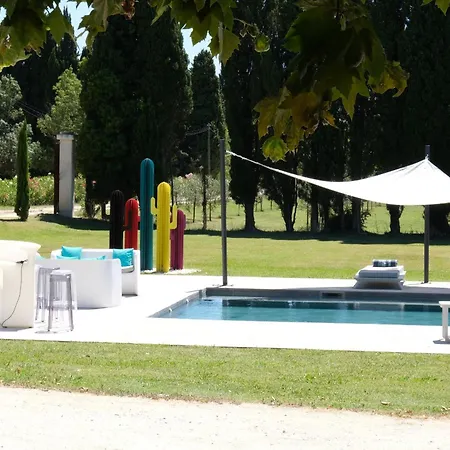Villa Provencal With Heated Pool Located To De Provence, 12 People