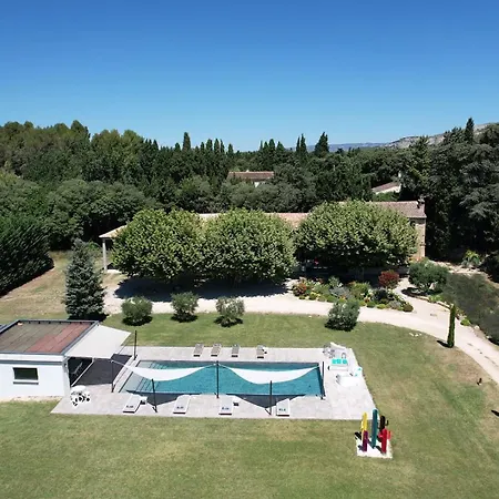 Provencal With Heated Pool Located To De Provence, 12 People Salon-de-Provence